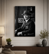 Mustafa Kemal Atatürk dekoratif kanvas tablo, yüksek çözünürlüklü UV baskı teknolojisiyle üretilmiş, salon, ofis ve çalışma odaları için şık duvar dekorasyonu.