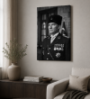 Kalpaklı Atatürk Siyah Beyaz Kanvas Tablo
